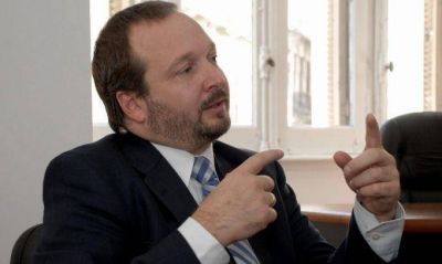 Sabbatella: "Hay una nueva maniobra contra la libertad de expresi�n y la democracia"