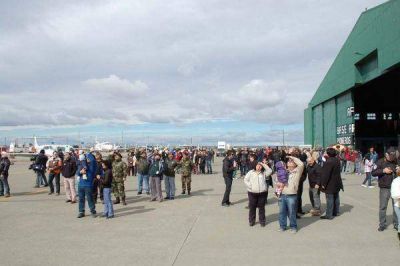 El FADEPA 2012 convoca a cientos de familias de la ciudad en el Aeropuerto