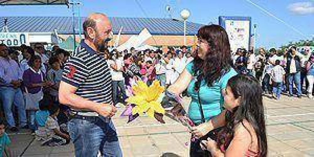 El gobernador Insfr�n encabez� "Por nuestra gente, todo"