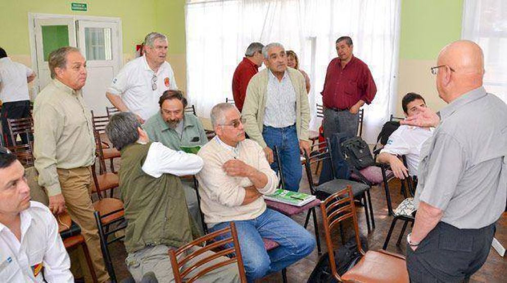 Bomberos de Chubut y Defensa Civil eval�an la reforma de la Ley 3.235