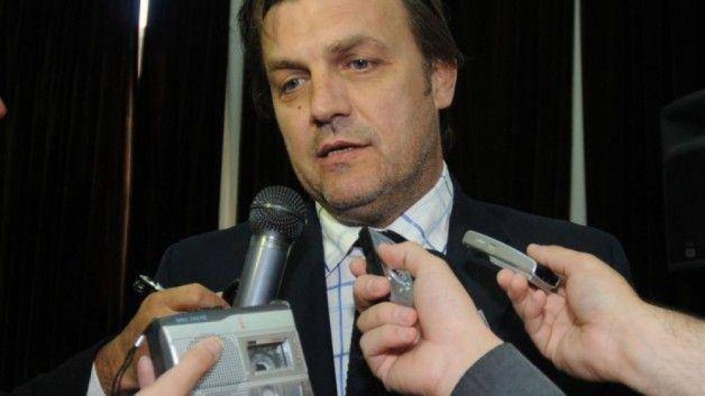 P�rez Catan: �Tenemos la decisi�n pol�tica de solucionar el problema de la Laguna Negra en los cuatro a�os de mandato que nos toca�