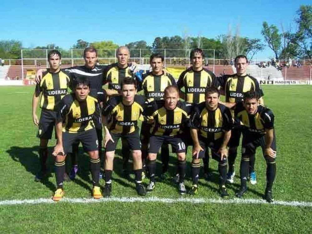 Santamarina rescat� un punto en su visita a Rivadavia