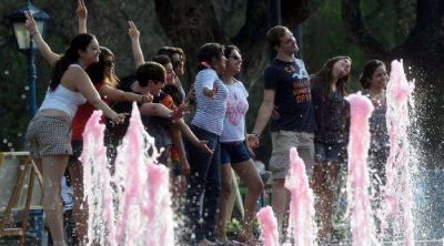 Mendoza, a pleno por el f�tbol y el feriado trasandino