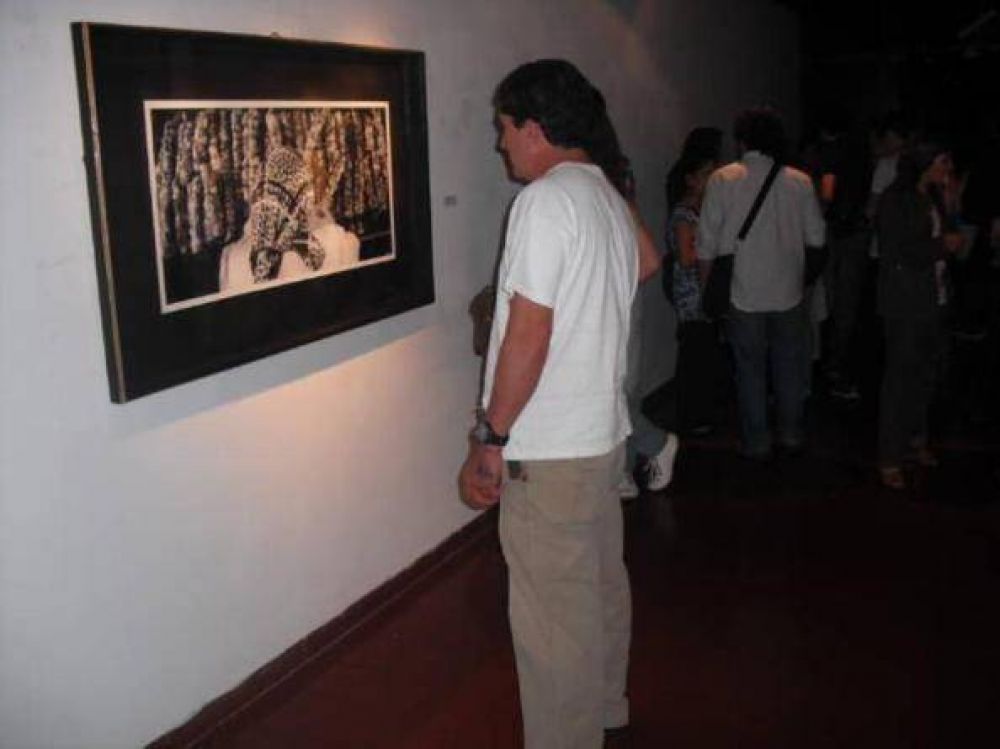 Con una exposici�n colectiva de arte, Posadas celebra el �Respeto a la Diversidad Cultural�