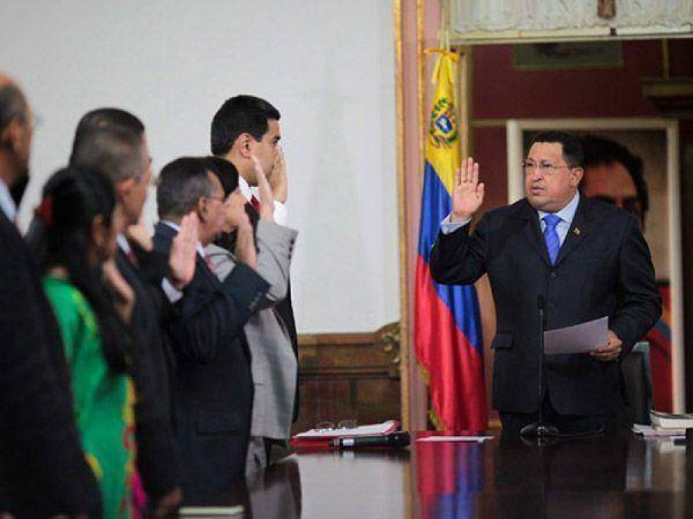 Superministro Maduro, vicepresidente y canciller