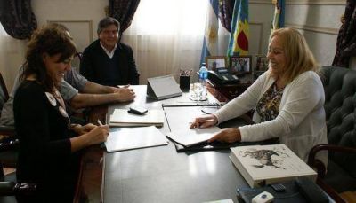 La Intendente Giroldi suscribi� Convenio en el marco del Programa Nacional de Agricultura Periurbana
