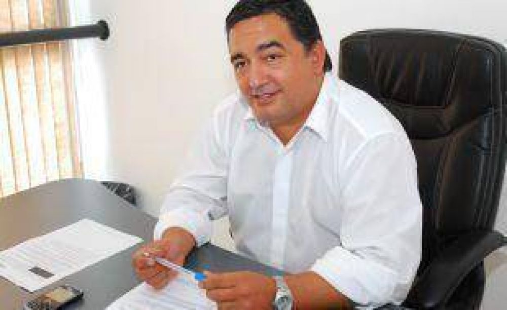 Adri�n Grana, la pol�tica y la persona