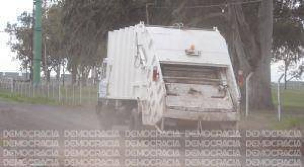 Ashira tira basura dentro del aut�dromo de Jun�n