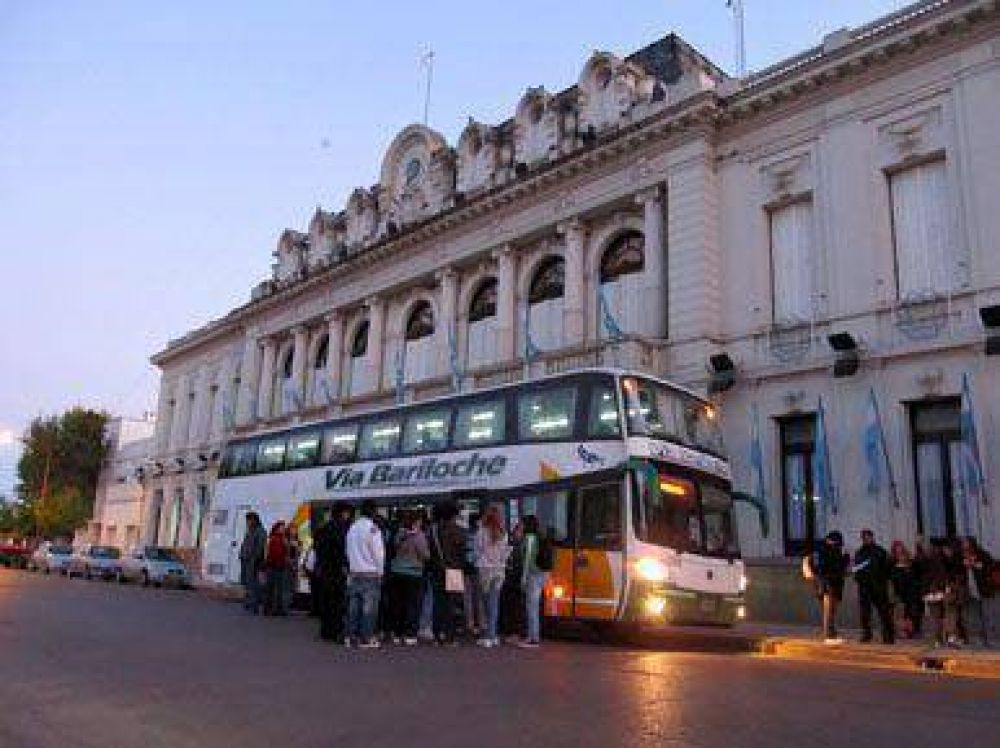 Cien alumnos de nuestro partido viajaron el viernes a Buenos Aires para visitar Tecn�polis