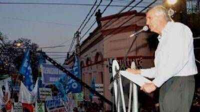Gioja dijo que la presencia masiva de riojanos aval� �el camino correcto� que transitan 