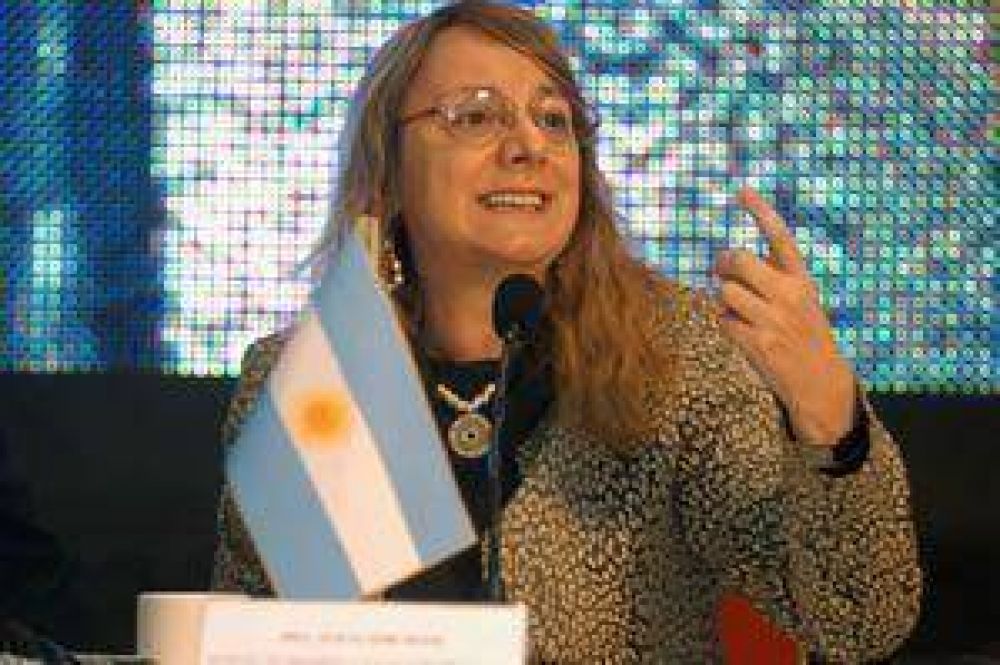 Alicia Kirchner llega para la apertura oficial del Congreso