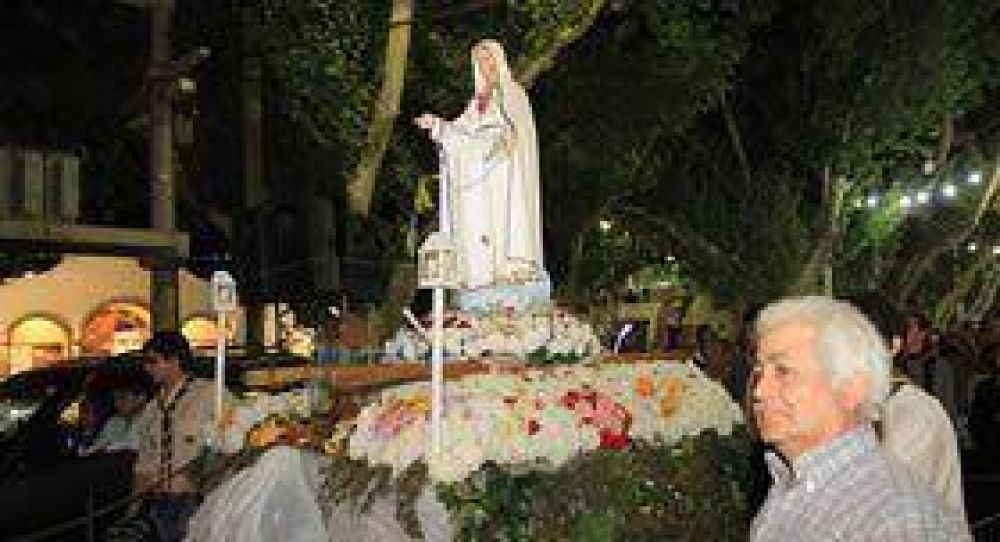 El viento no pudo con la fe a la Virgen de F�tima