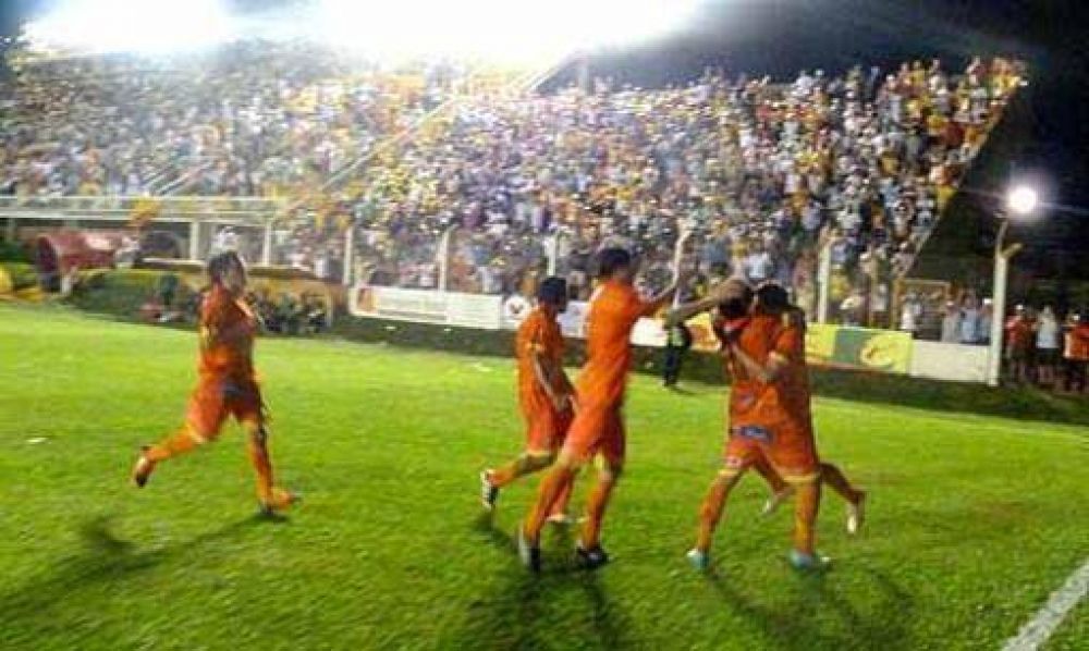 Con actitud y coraje Crucero dio vuelta el partido ante un mezquino Aldosivi