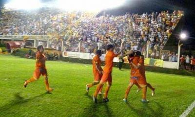 Con actitud y coraje Crucero dio vuelta el partido ante un mezquino Aldosivi