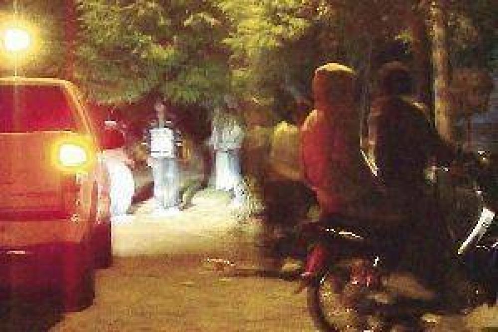 Agreden a personal municipal durante el desalojo de una fiesta clandestina