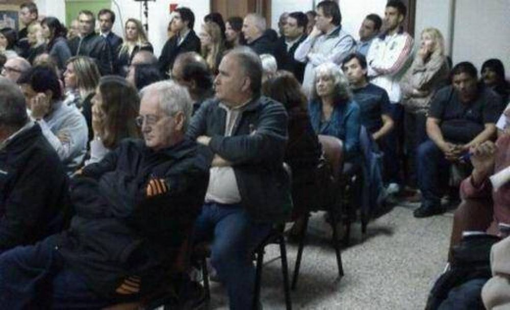 Carlos Paz: fuerte apoyo de vecinos a la firma que romper� el monopolio de Clar�n en TV