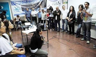 Unidos y Organizados realiz� una jornada de salud con criticas al Gobierno porte�o