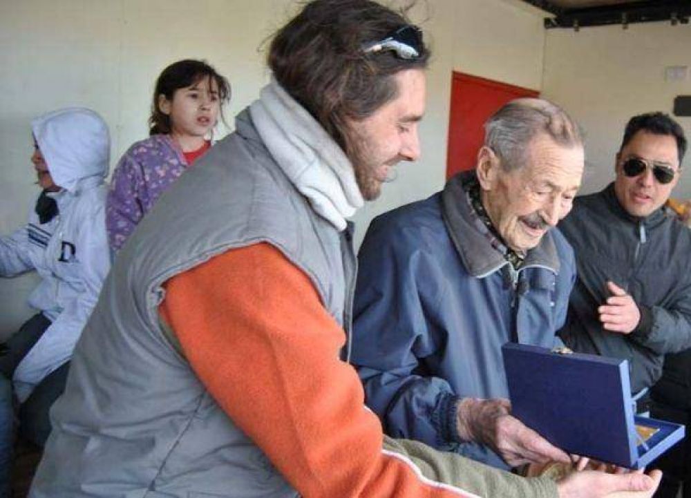 Con un homenaje a Don Chacho Pi�ero se clausur� el Encuentro de Jinetes Fueguinos
