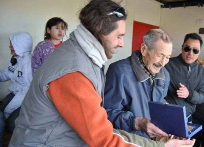 Con un homenaje a Don Chacho Pi�ero se clausur� el Encuentro de Jinetes Fueguinos