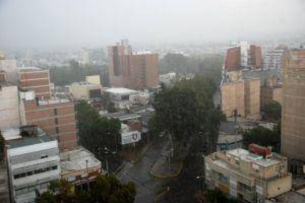 Llovieron m�s de 70 mil�metros y se espera m�s agua en Neuqu�n