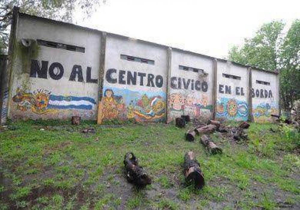 Centro C�vico de Barracas: obra detenida a la altura de la maqueta