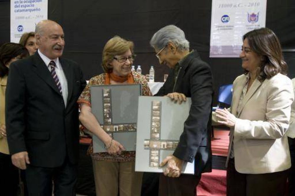 La gobernadora inaugur� la Feria del Libro