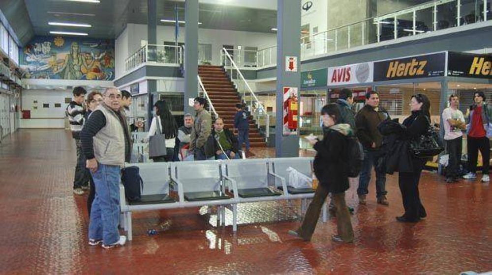 Provincia y municipio reclamar�n juntos ante la nula inversi�n en el aeropuerto