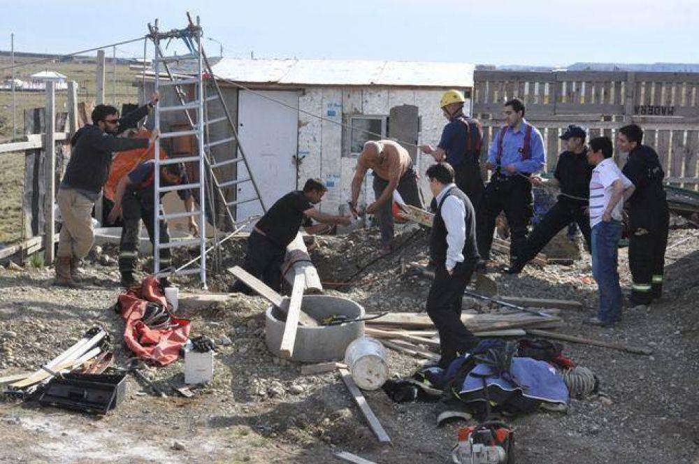 Cay� en un pozo de 10 metros de profundidad y fue rescatado cuatro horas despu�s 