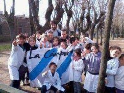 La C�mpora volvi� a realizar evento en escuela de Carmen de Areco