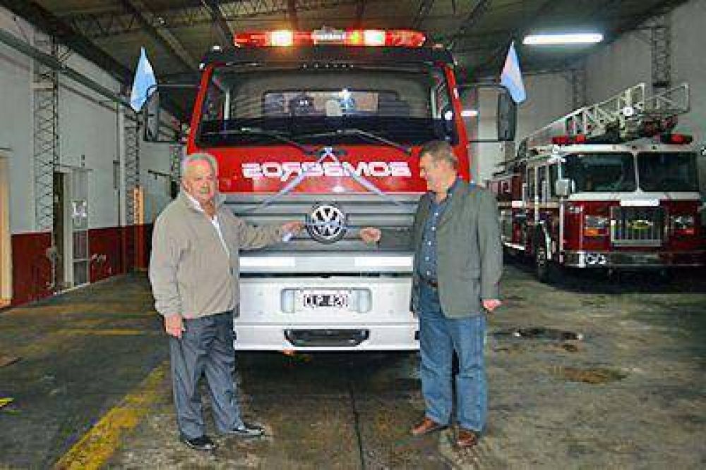 El Cuartel de Bomberos Voluntarios de Pergamino adquiri� un cami�n cisterna