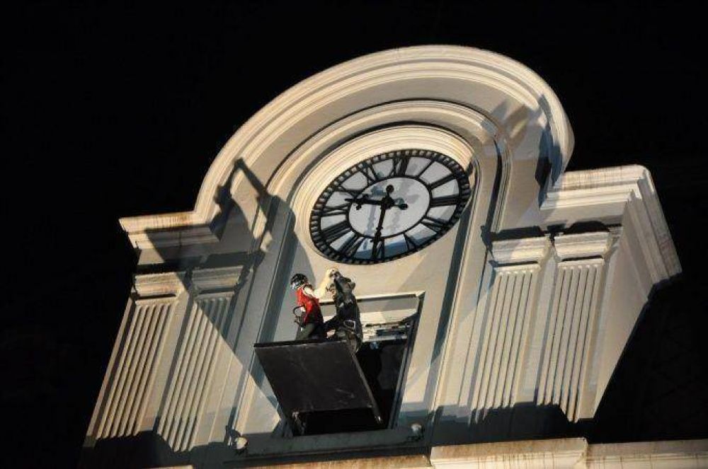Resaltaron el valor simb�lico de la reinauguraci�n del reloj municipal