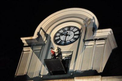 Resaltaron el valor simb�lico de la reinauguraci�n del reloj municipal