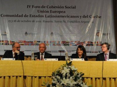 El comisario de Empleo de la UE disert� en Rosario, en las preparatorias de la Cumbre de 2013