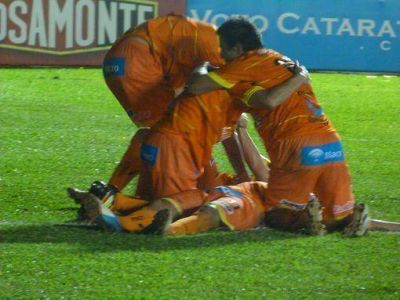 Crucero buscar� bajar a Gimnasia y subirse a la punta del Nacional B