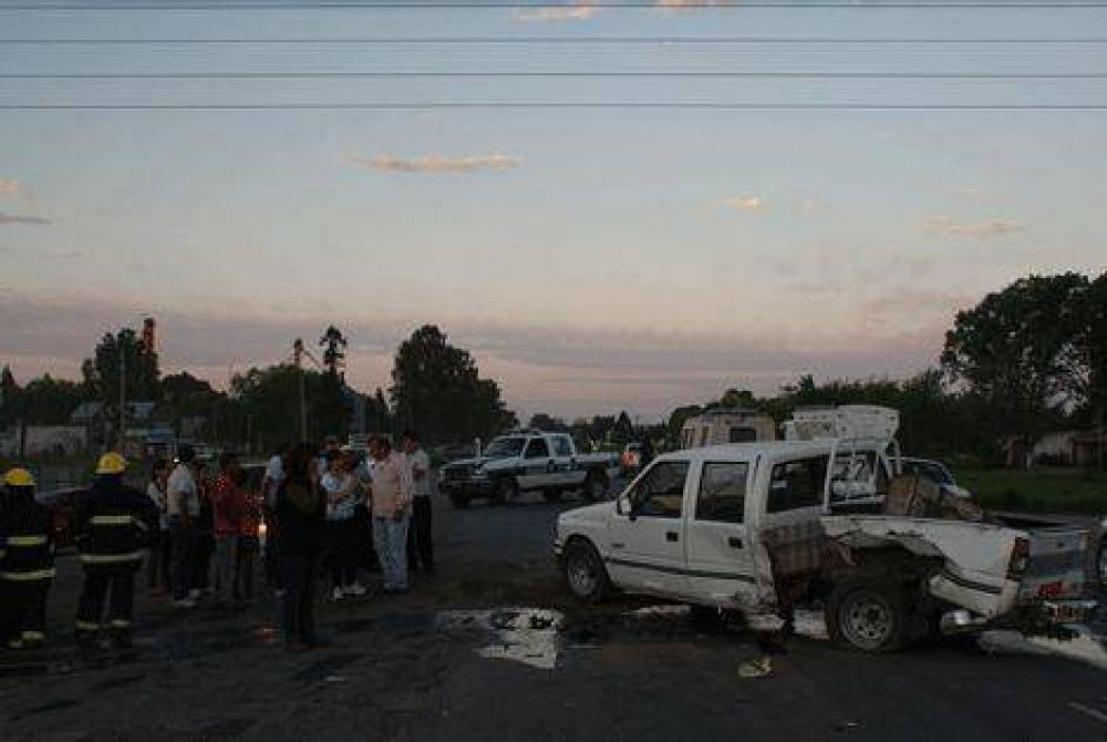 Violento choque sobre ruta 5 frente al hip�dromo local 