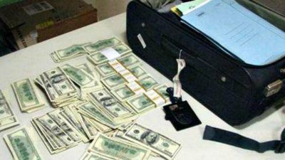 Gualeguaych�: secuestran d�lares y cargamento con celulares	