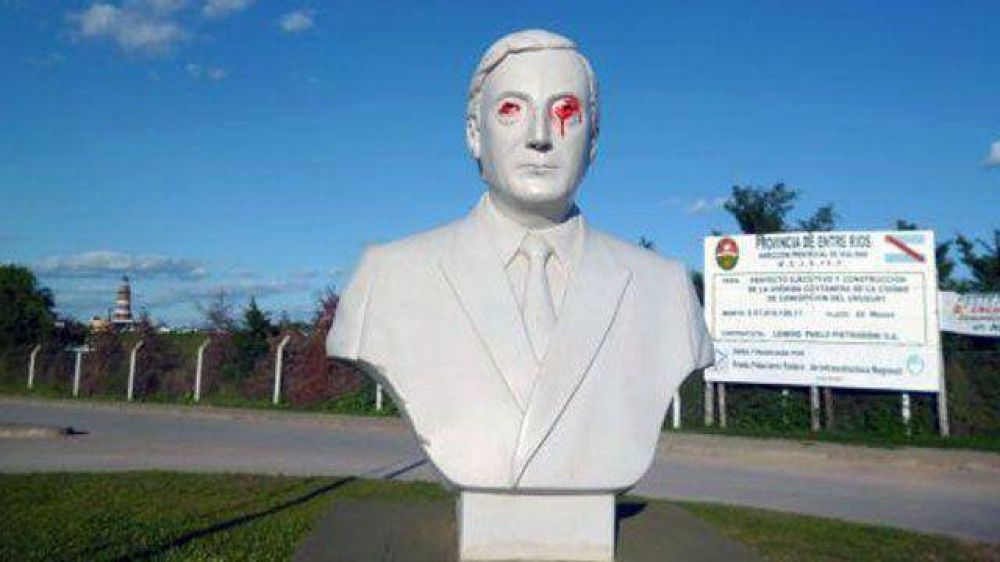 Concepci�n del Uruguay: da�an una escultura de N�stor Kirchner