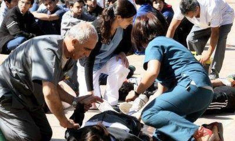 En Casa de Gobierno el simulacro s�smico desnud� todo tipo de fallas