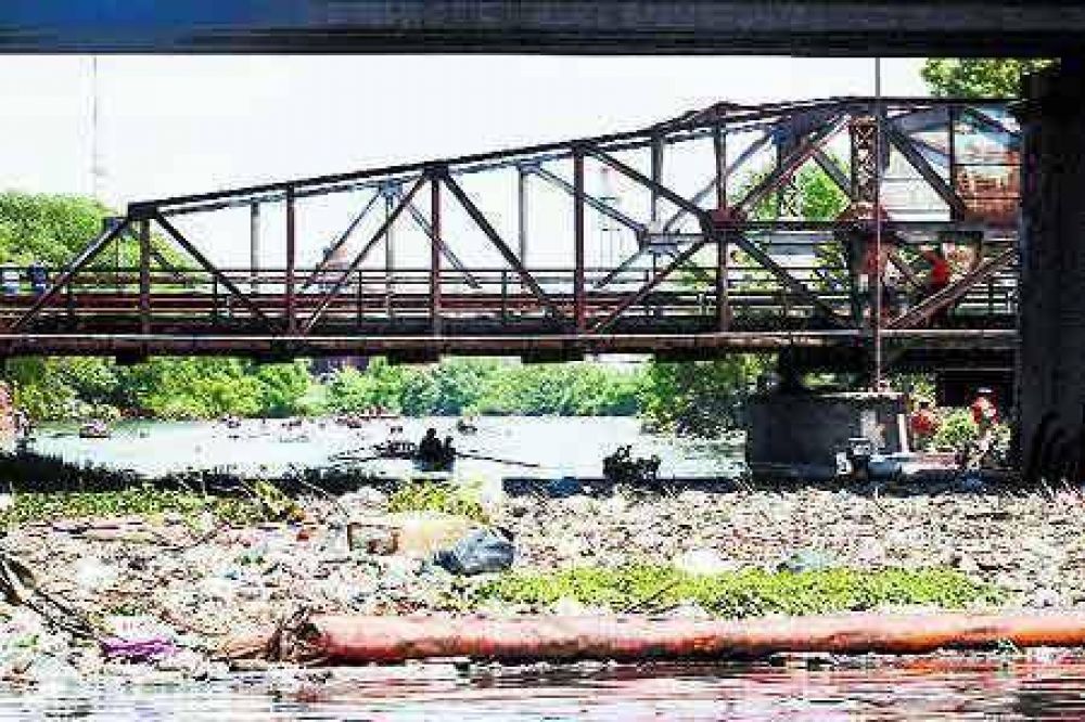 Las aguas del Riachuelo, camino a no sanearse nunca