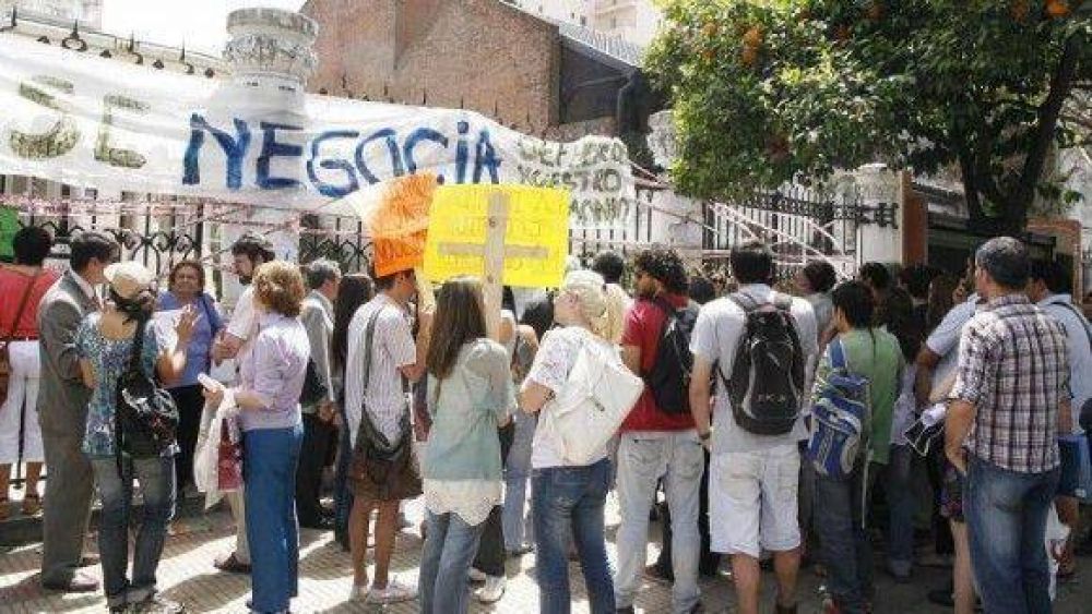  Se movilizaron para exigir que la casa Sucar-Lucci sea preservada