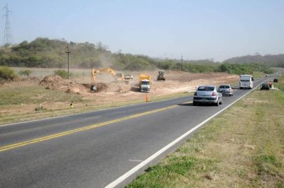 El tercer carril dar� fluidez a la lenta Cuesta del 25