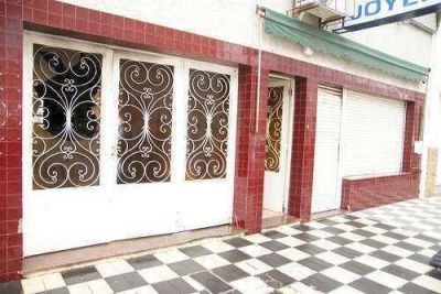 Atentaron contra la vivienda de una joven abogada azule�a