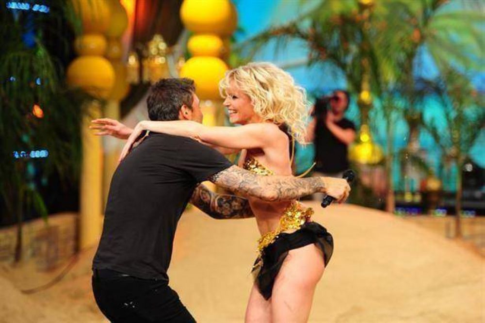 Qui�n es la sueca que juega al f�tbol con Tinelli