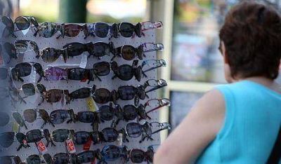 Piden regular la venta de anteojos en la Ciudad