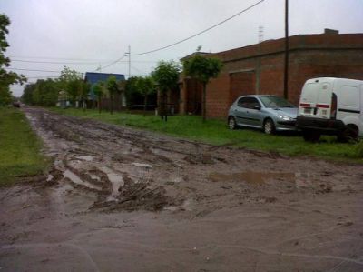 Los vecinos del barrio �El Solar� renuevan el reclamo por las calles intransitables