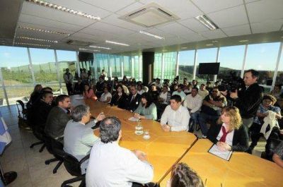 Por pedido de los vecinos el Gobierno pavimentar� cuadras en el barrio 9 de Julio