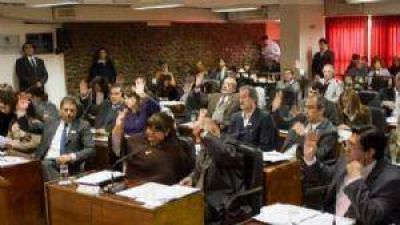 La oposici�n carga contra funcionario de Luc�a Corpacci