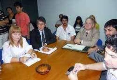 Continuar�n con las reuniones de conciliaci�n con los docentes	