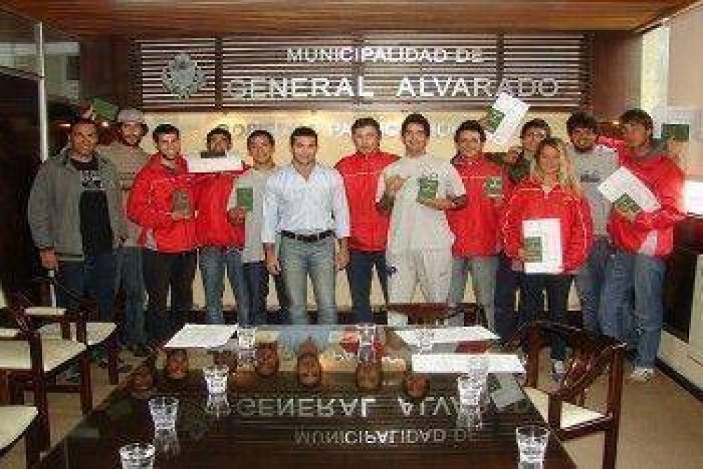 Patricio Hogan recibi� a los nuevos guardavidas