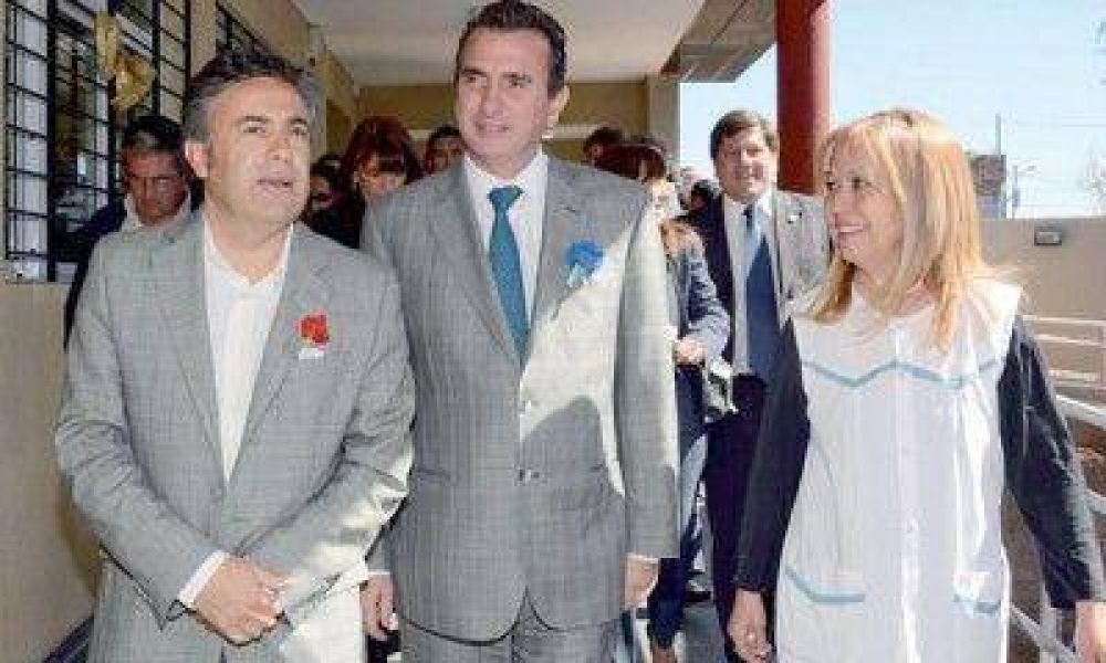 P�rez y los intendentes del PJ acordaron impulsar las PASO en la Legislatura